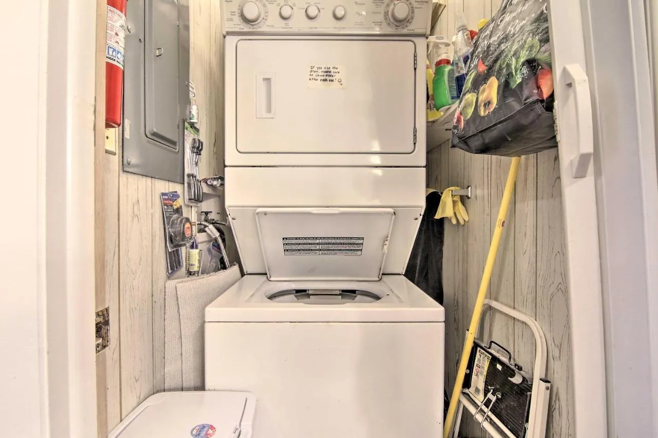 Bayside Ocean City Townhome Less Than 1 Mi To Beaches! Holiday home